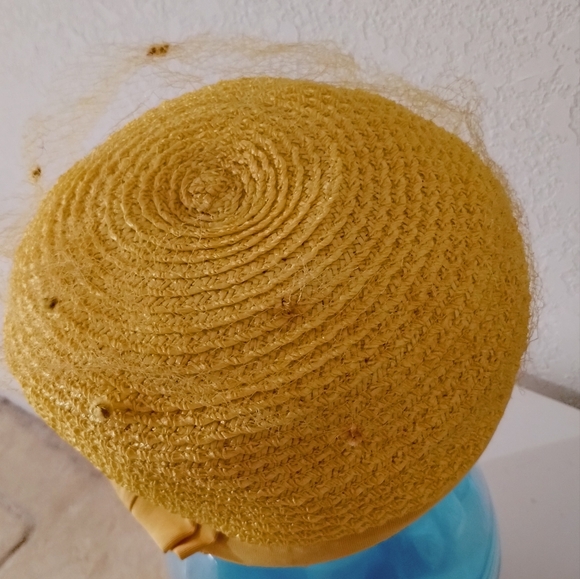 Vintage EVA MAE Yellow Woven Hat w/Netting & Bow. - Picture 4 of 10
